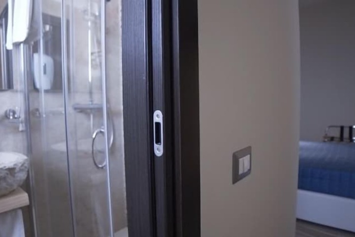 Room 21 of 35