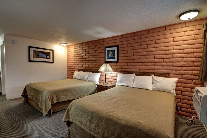 Room 10 of 37