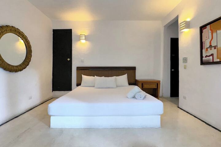 Room 7 of 48