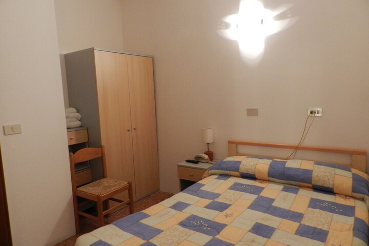 Room 17 of 50