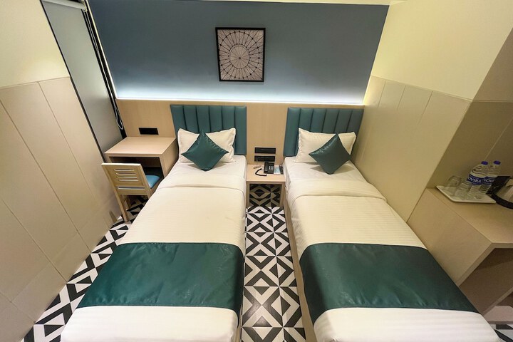 Room 19 of 48