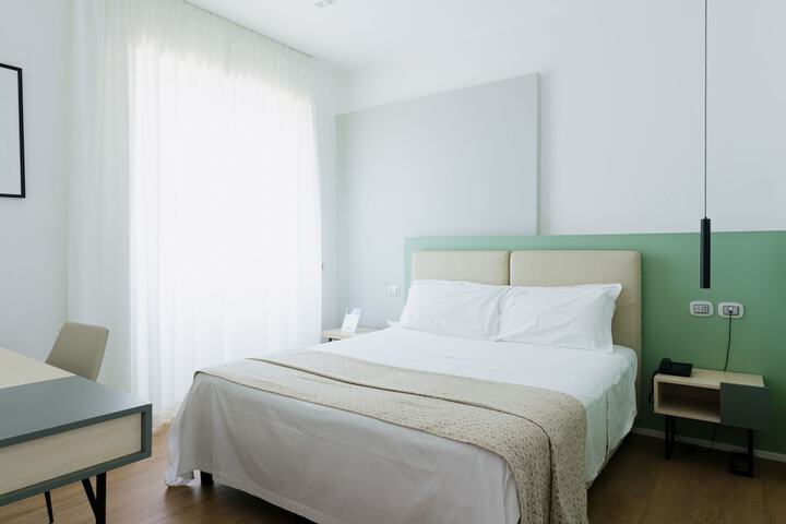 Room 21 of 68