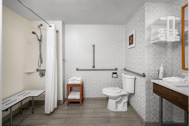 Room 16 of 25