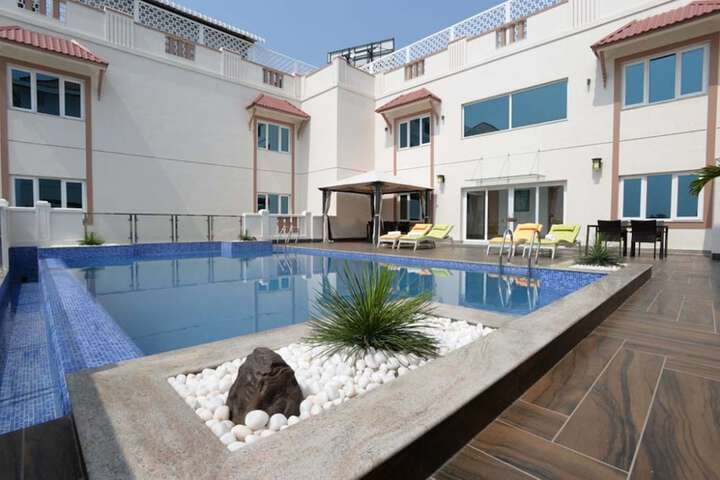 Pool 20 of 60