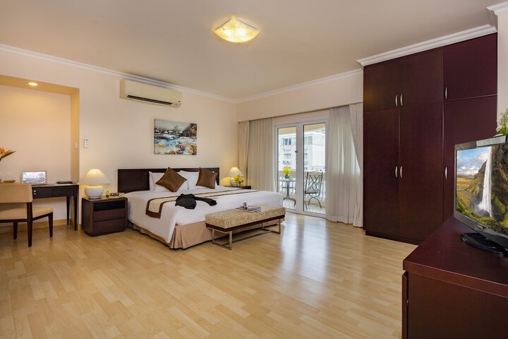 Room 16 of 103
