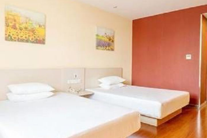Room 3 of 8