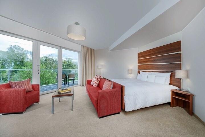 Room 72 of 128