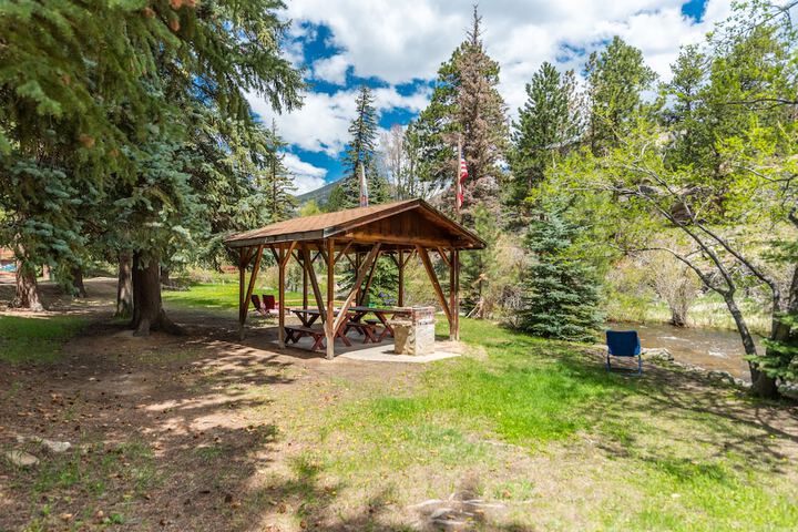 Hotel Exterior 72 of 95