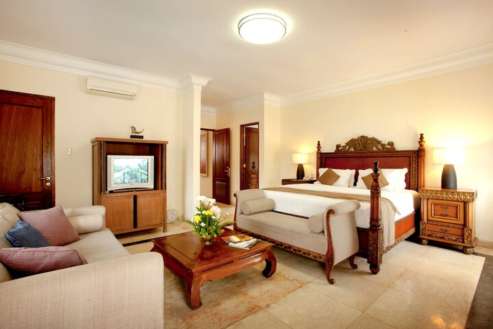 Room 7 of 27