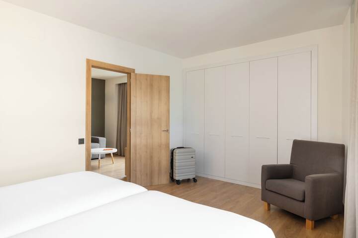 Room 9 of 50