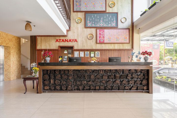 Hotel Lobby