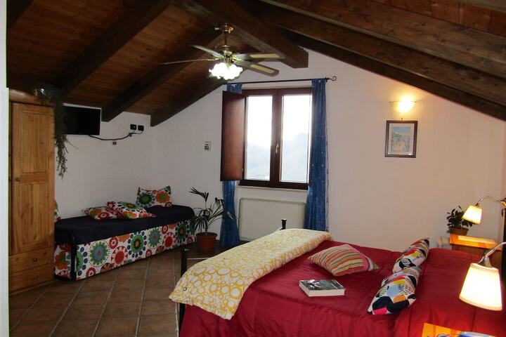 Room 9 of 32