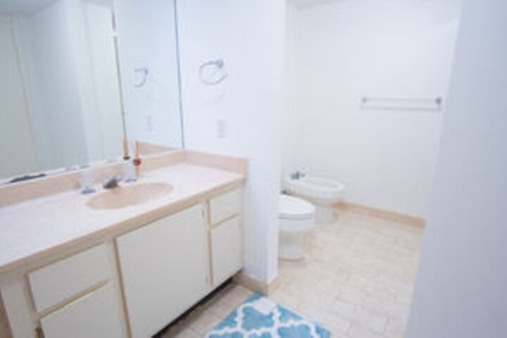 Room 32 of 150