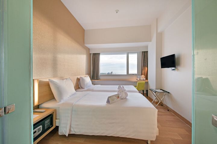 Room 11 of 29