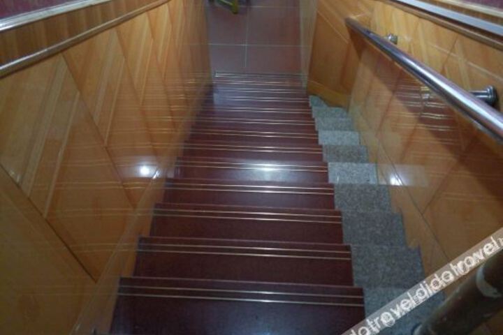 Fangxian Jincheng Hotel