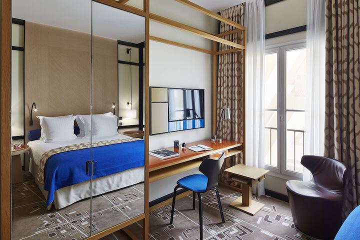 Room 11 of 72