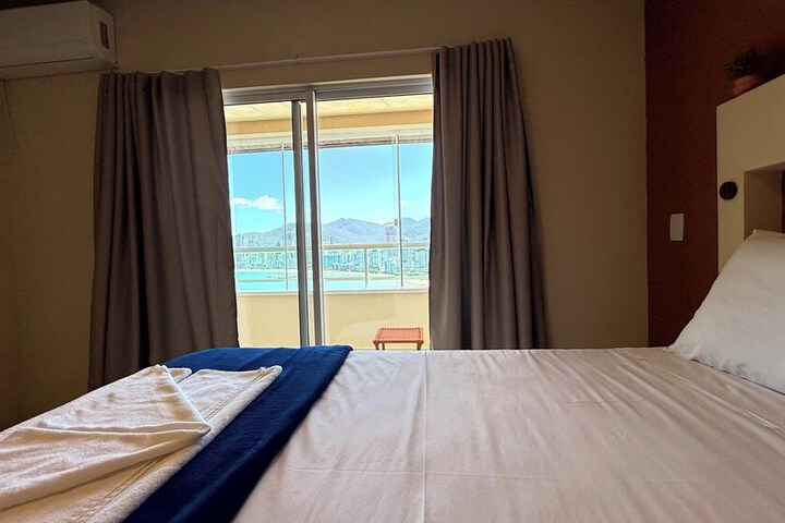 Room 33 of 90