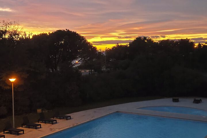 Pool 23 of 39
