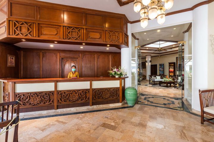 Hotel Interior 4 of 85