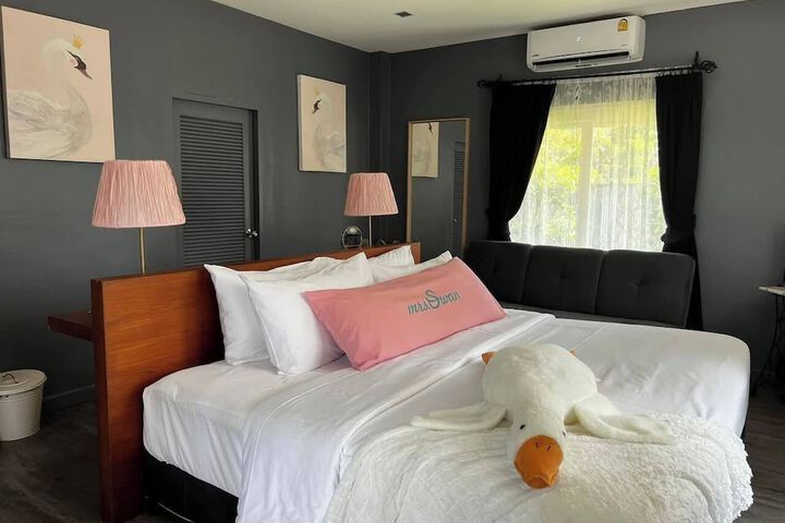 Room 14 of 83