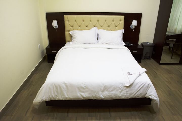 Room 6 of 20