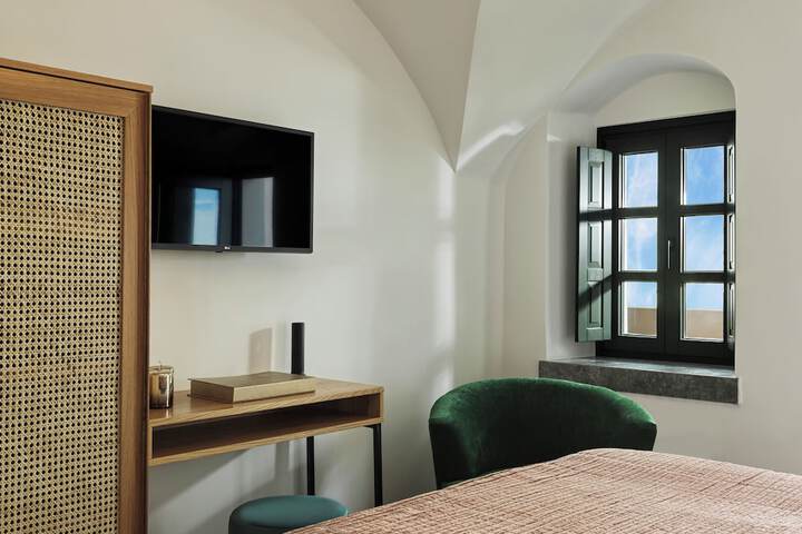 Room 47 of 96