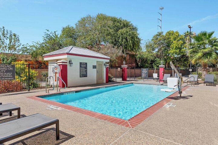 Hotel with Pool