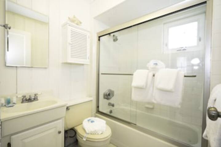 Room 304 of 384