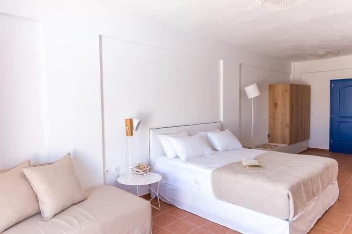 Room 11 of 65