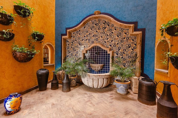 Ballroom/Hall 140 of 163