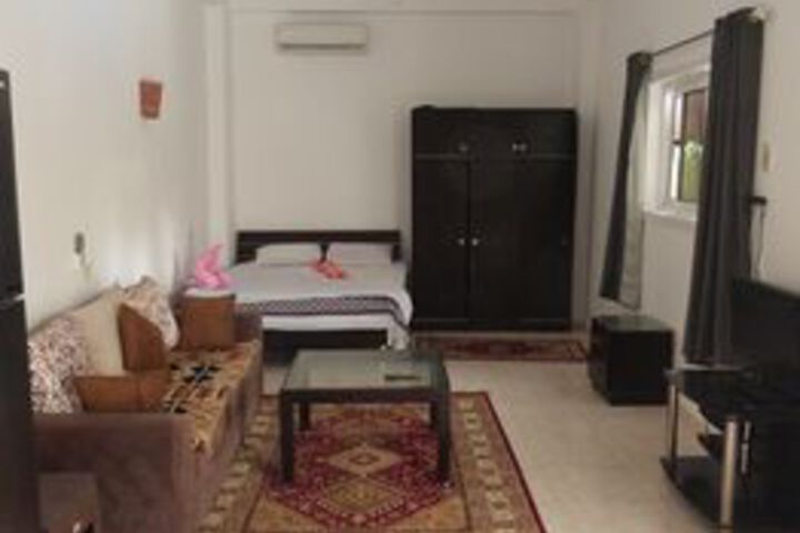 Room 15 of 48
