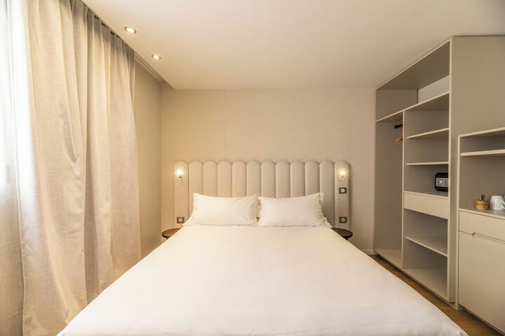 Room 15 of 72