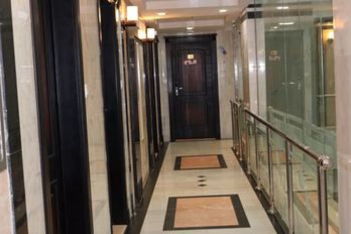 Ballroom/Hall 9 of 17