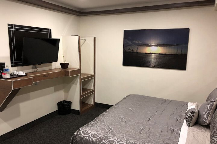 Room 2 of 58