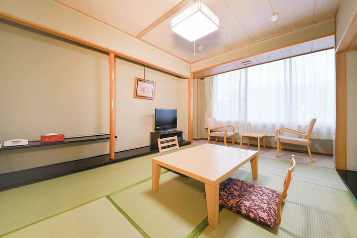 Room 5 of 17