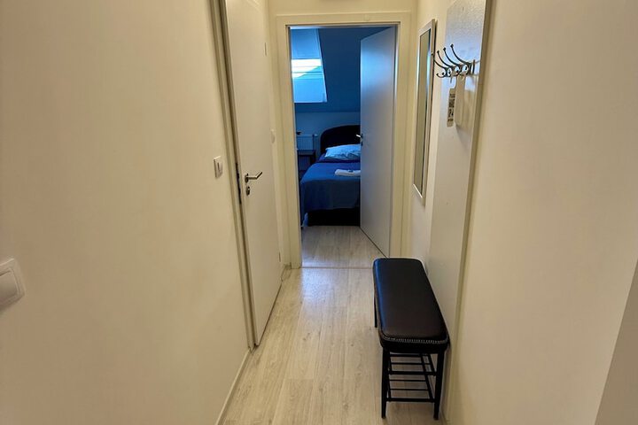 Room 10 of 48