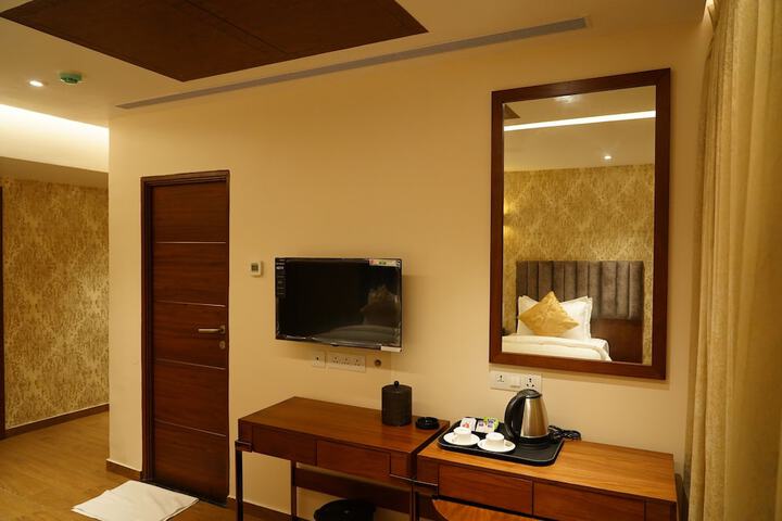 Room 36 of 87