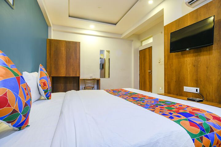 Room 12 of 26