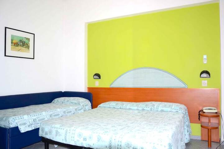 Room 6 of 37