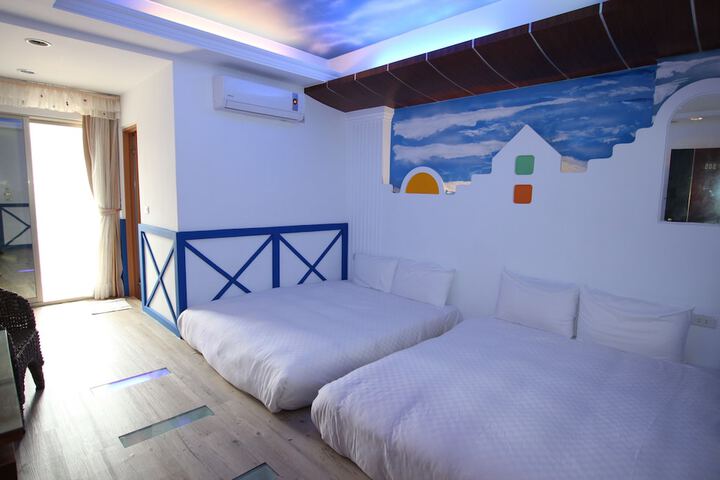 Room 14 of 33