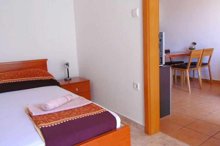 Room 6 of 59