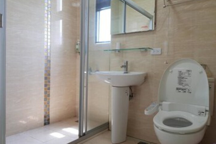 Room 5 of 38