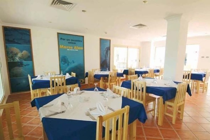 Dining 19 of 24