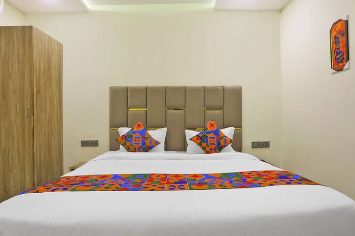 Room 18 of 29