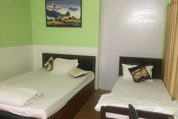 Room 13 of 19