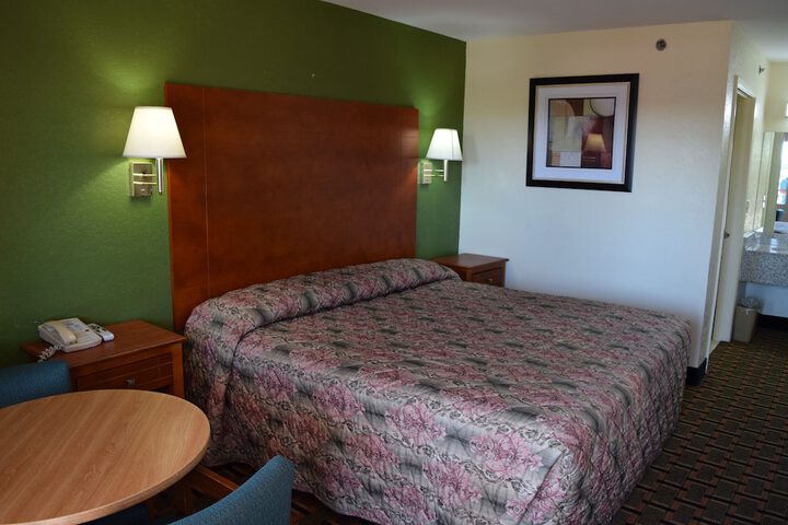 Standard | King Bed (1 of 2)