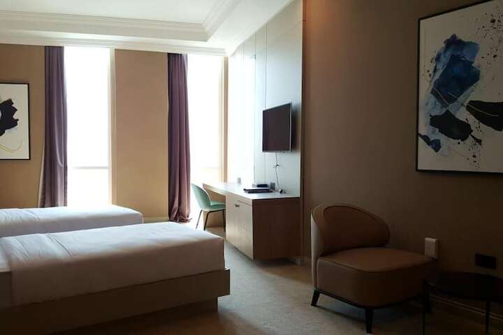 Room 17 of 60
