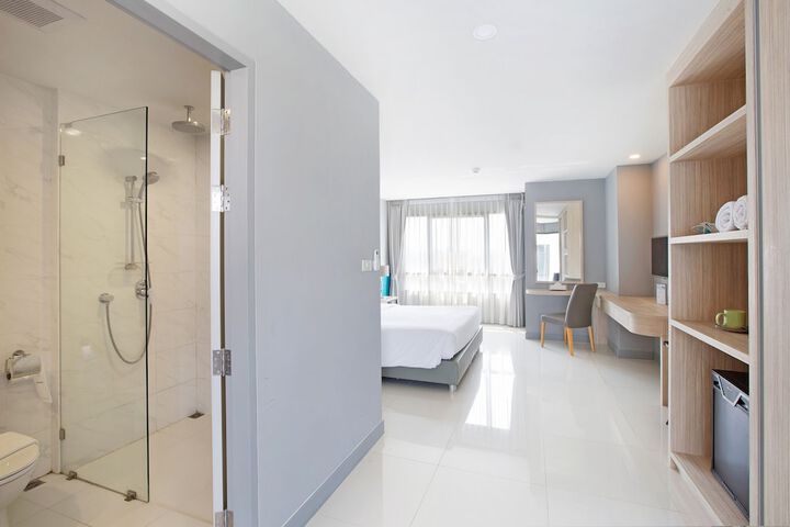 Room 42 of 65