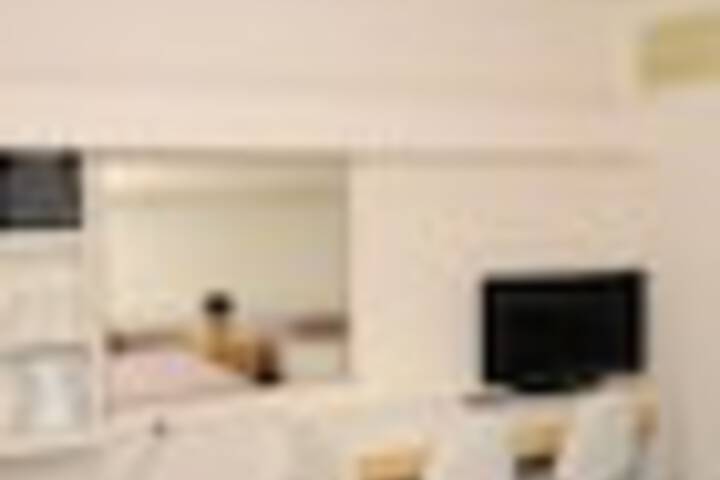 Room 32 of 66