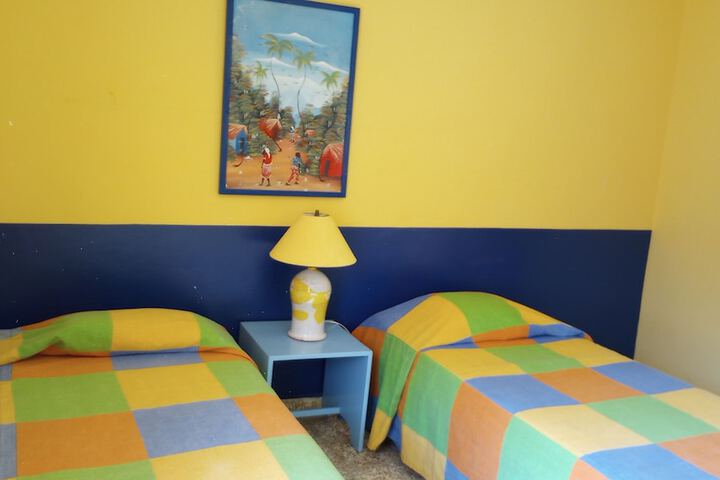 Room 10 of 27